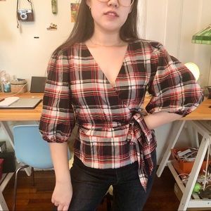✨3 for $27 | H&M plaid French top V neck blouse